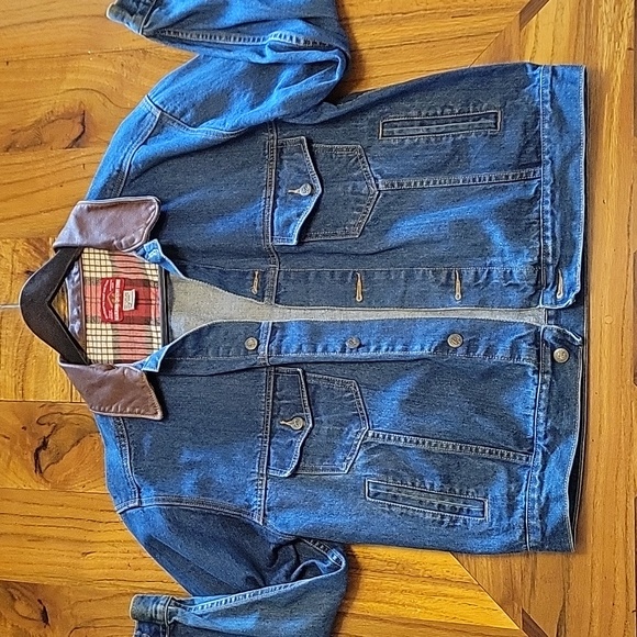 Marlboro Country Store Other - Vintage Marlboro Country Store Denim Jacket with Leather Collar Size Large